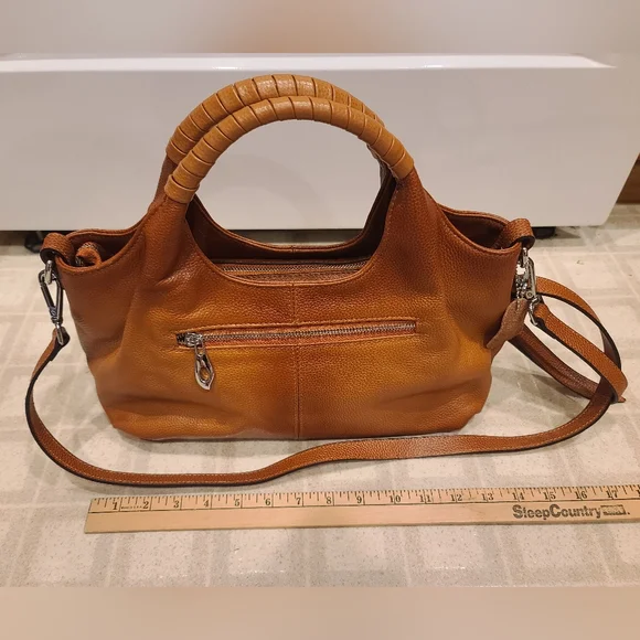 Iswee Leather Shoulder Bag - Picture 4 of 5